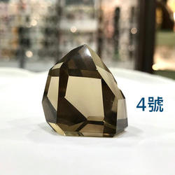 天然水晶 黃水晶柱 約30mm高 招財 改善腸胃 帶來意外之財、業績 增加自信心 擺件 辦公桌 書桌 第6張的照片