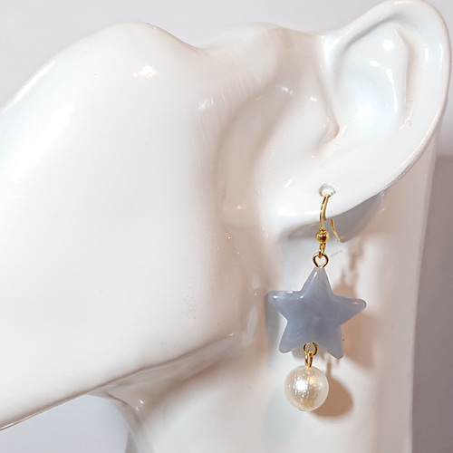 星型アクリルビーズとコットンパールのピアス(イヤリング) ピアス