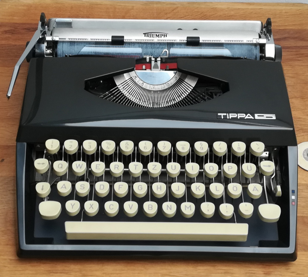 完動品 TRIUMPH S トライアンフタイプライター ドイツ仕様 TIPPA 完動品 TRIUMPH S トライアンフタイプライター ドイツ仕様 TIPPA