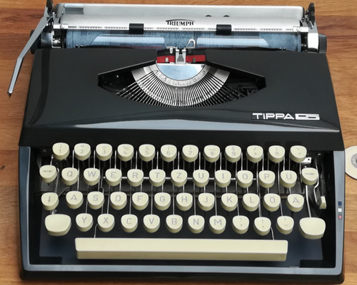 完動品　TRIUMPH TIPPA S　トライアンフタイプライター　1972年製 TRIUMPH Tippa タイプライター インクリボン交換済み – zakka