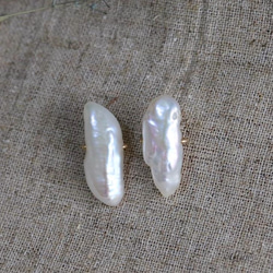 K14GF ホワイトスティック淡水真珠のスタッドピアス A　14KGF 白い真珠 一粒パールのピアス 3枚目の画像