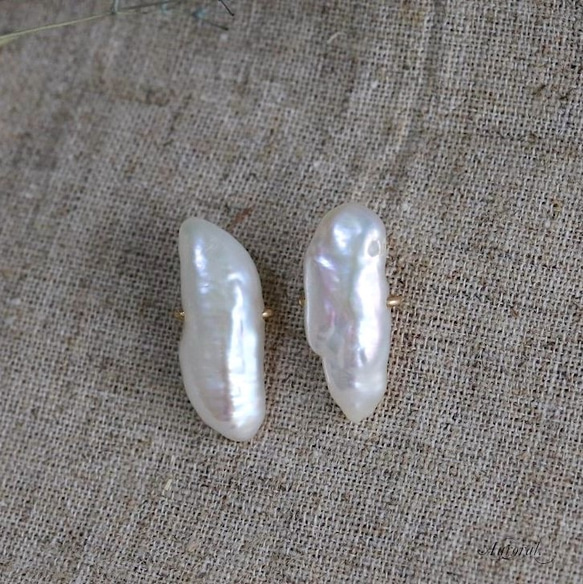 K14GF ホワイトスティック淡水真珠のスタッドピアス A　14KGF 白い真珠 一粒パールのピアス 3枚目の画像