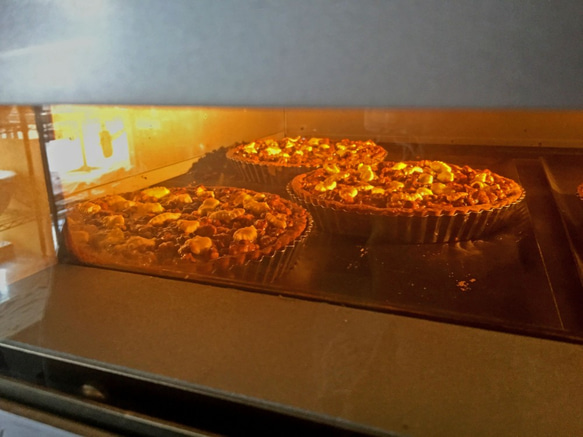 北海道の果樹園直営「季節限定・くるみタルト」10㎝ミニタイプ 3枚目の画像