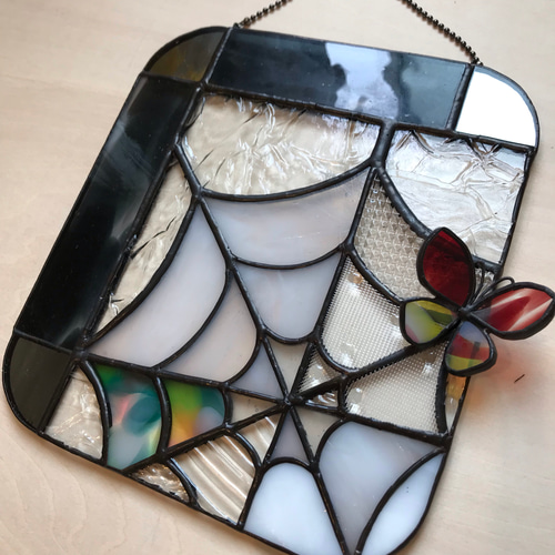 ステンドグラス 蜘蛛の巣×蝶のパネル タペストリー・壁掛け choco