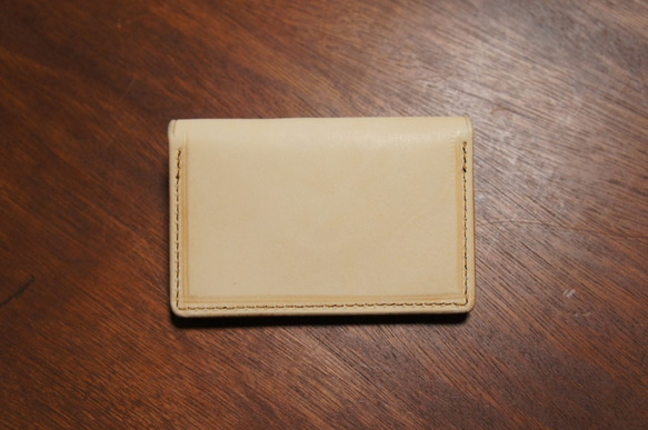 ヌメ革製 シンプル カードケース CC1 生成り カード入れ 本革 牛革 2枚目の画像
