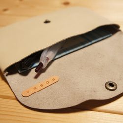 BOSSA N019 本革製スリムなポーチ アイボリー色 薄型 小物入れ マルチケース マルチポーチ 4枚目の画像