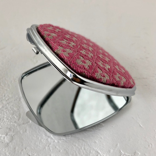 こぎん刺し* Wミラーコンパクト 「うろこ形合わせ」 その他