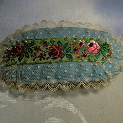 ビンテージレースとバラの織り柄リボンでバレッタ 1枚目の画像