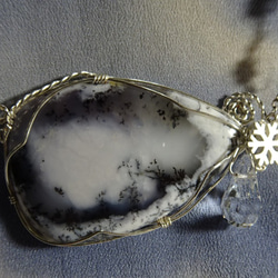 デントライトオパールのネックレス　いつか見た雪景色 1枚目の画像