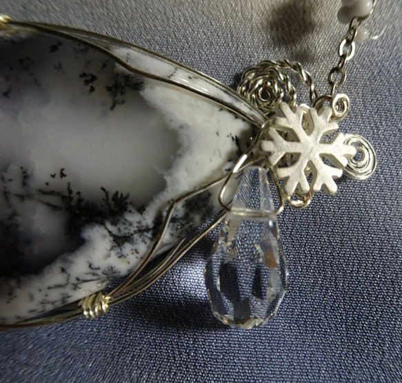 デントライトオパールのネックレス　いつか見た雪景色 3枚目の画像