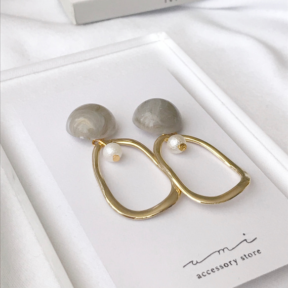 gray × gold foop　pierce / earring 3枚目の画像