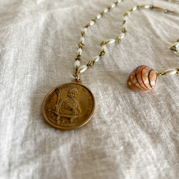 vintage medal necklace (pearl) 7枚目の画像