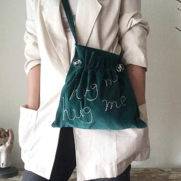 "hug me" shoulder bag (dark green) 1枚目の画像