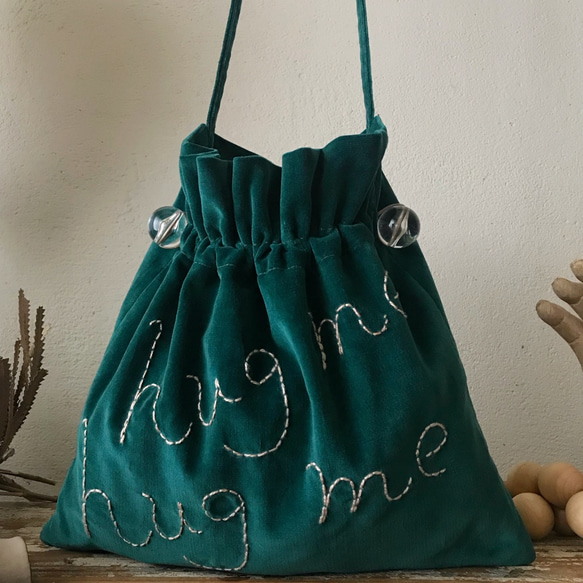 "hug me" shoulder bag (dark green) 2枚目の画像