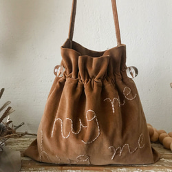 "hug me" shoulder bag (camel) 4枚目の画像