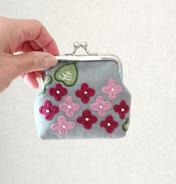 お花刺繍のがま口 3枚目の画像