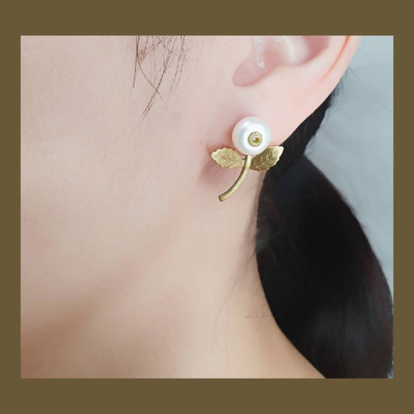 白 古董琉璃花earring ~可改製夾式耳環 第4張的照片