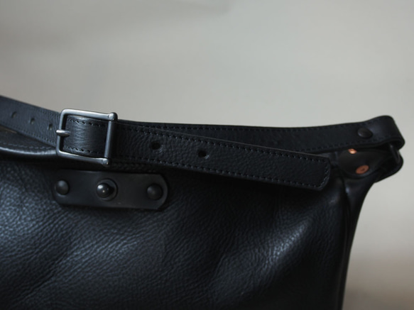 flap shoulder bag nero - フラップショルダーバッグ（ネロ　ブラック） 6枚目の画像