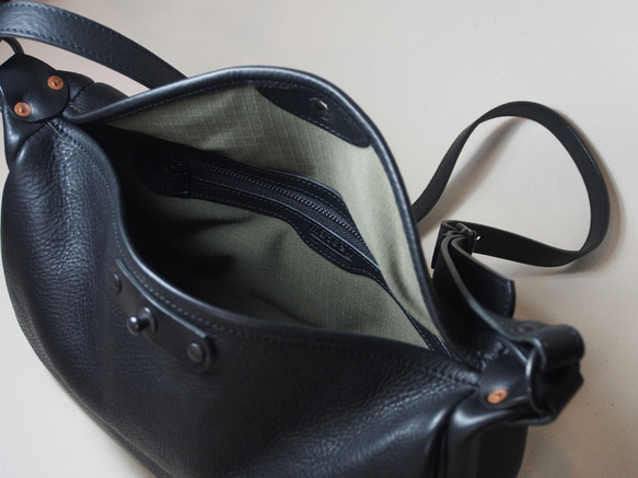 flap shoulder bag nero - フラップショルダーバッグ（ネロ　ブラック） 7枚目の画像
