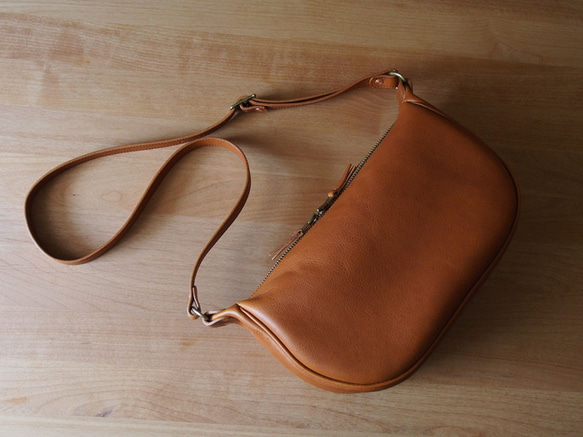 fastener shoulder bag (brandy) - ファスナーショルダーバッグ（ブランデー） 1枚目の画像