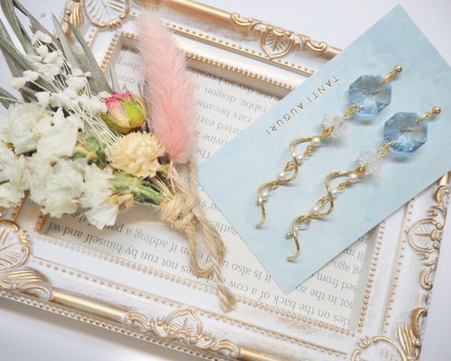 浅瀬の花クラゲ ピアス（スタッド・一粒） nana accessory 通販