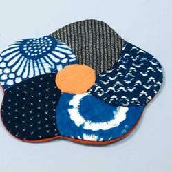 ねじり梅のコースター 型染 絣 藍木綿 古布 藍染め s2124-01