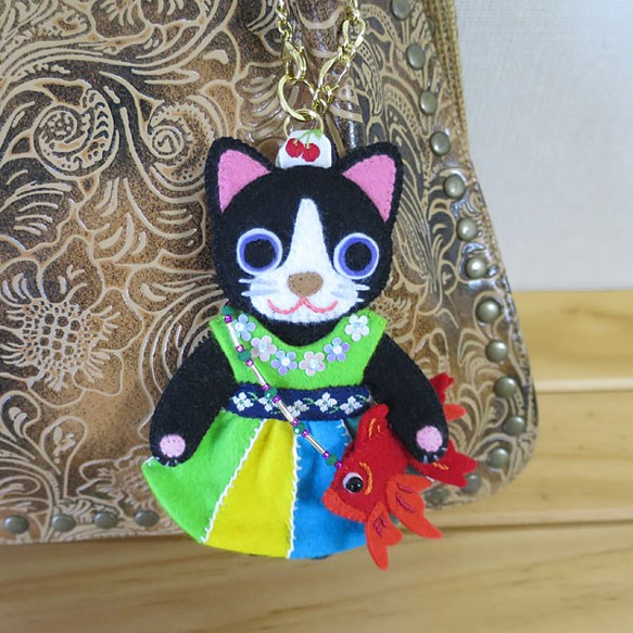 黒ネコの女の子バッグチャーム 5枚目の画像