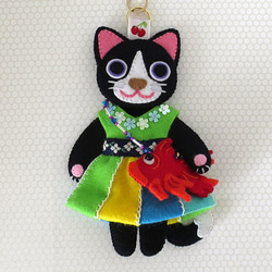 【Michiko様オーダー品】黒ネコの女の子バッグチャーム 1枚目の画像