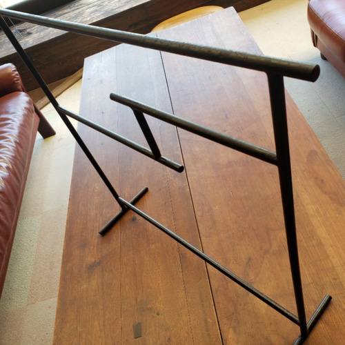 pineapple　衣桁 胸刺しゅうVネックチルデンケーブルニット｜INGNI(イング) 公式