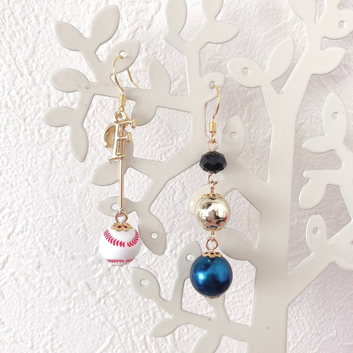 【広告】☆天然石使用☆★野球ボールピアス❤︎ビーズ 専用 【 カラフル野球ボール 】ピアス & イヤリングの通販 by pa