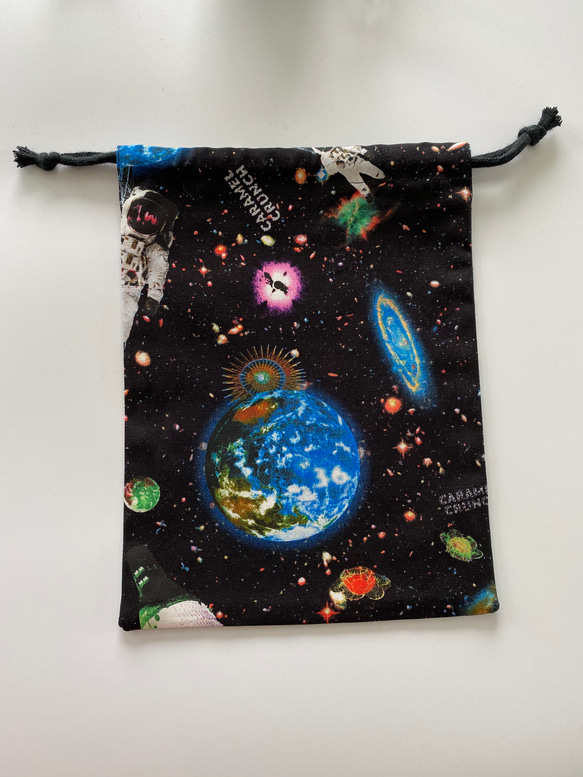 宇宙柄☆120〜130サイズこどもエプロン、三角巾、巾着3点セット 4枚目の画像