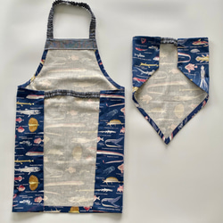深海魚柄☆120〜130こどもエプロン、三角巾、巾着の3点セット 3枚目の画像