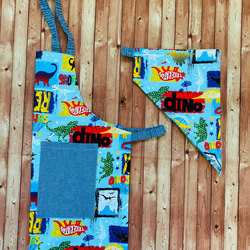 恐竜ロゴ柄☆100〜110こどもエプロン、三角巾、巾着3点セット 2枚目の画像