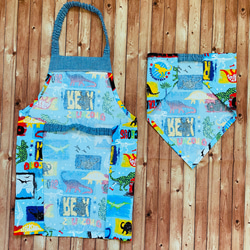恐竜ロゴ柄☆100〜110こどもエプロン、三角巾、巾着3点セット 3枚目の画像
