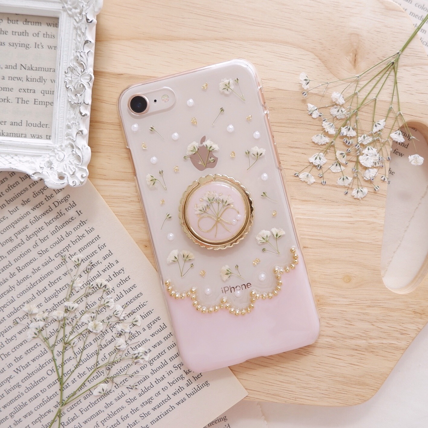 ❁スマホリング付き❁【全機種対応】かすみ草ブーケのスカラップ❁.*･ﾟスマホケース  ピンクベージュ