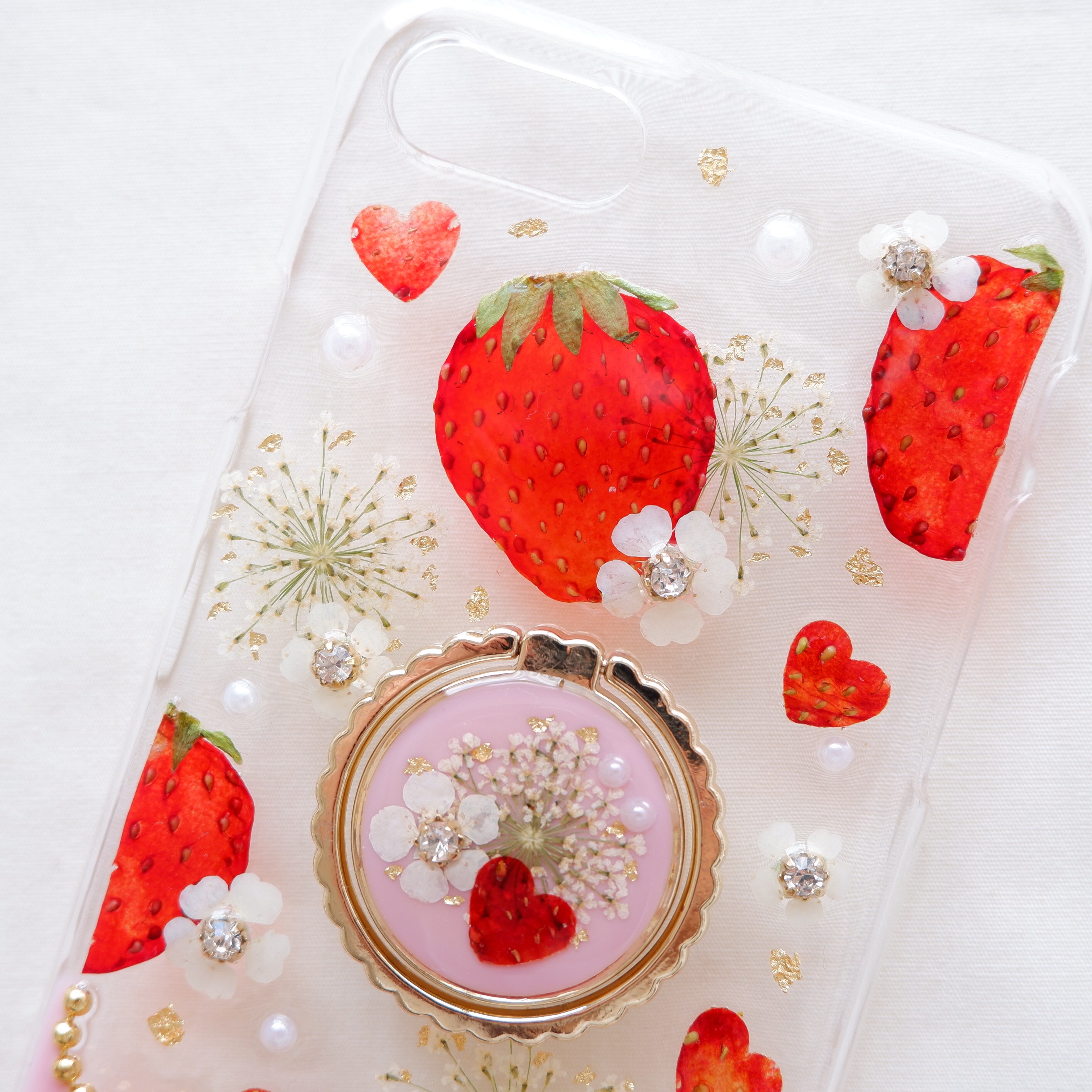 ❁スマホリング付き❁【全機種対応】本物いちごと小花のスカラップ❁.*･ﾟスマホケース  ストロベリーピンク