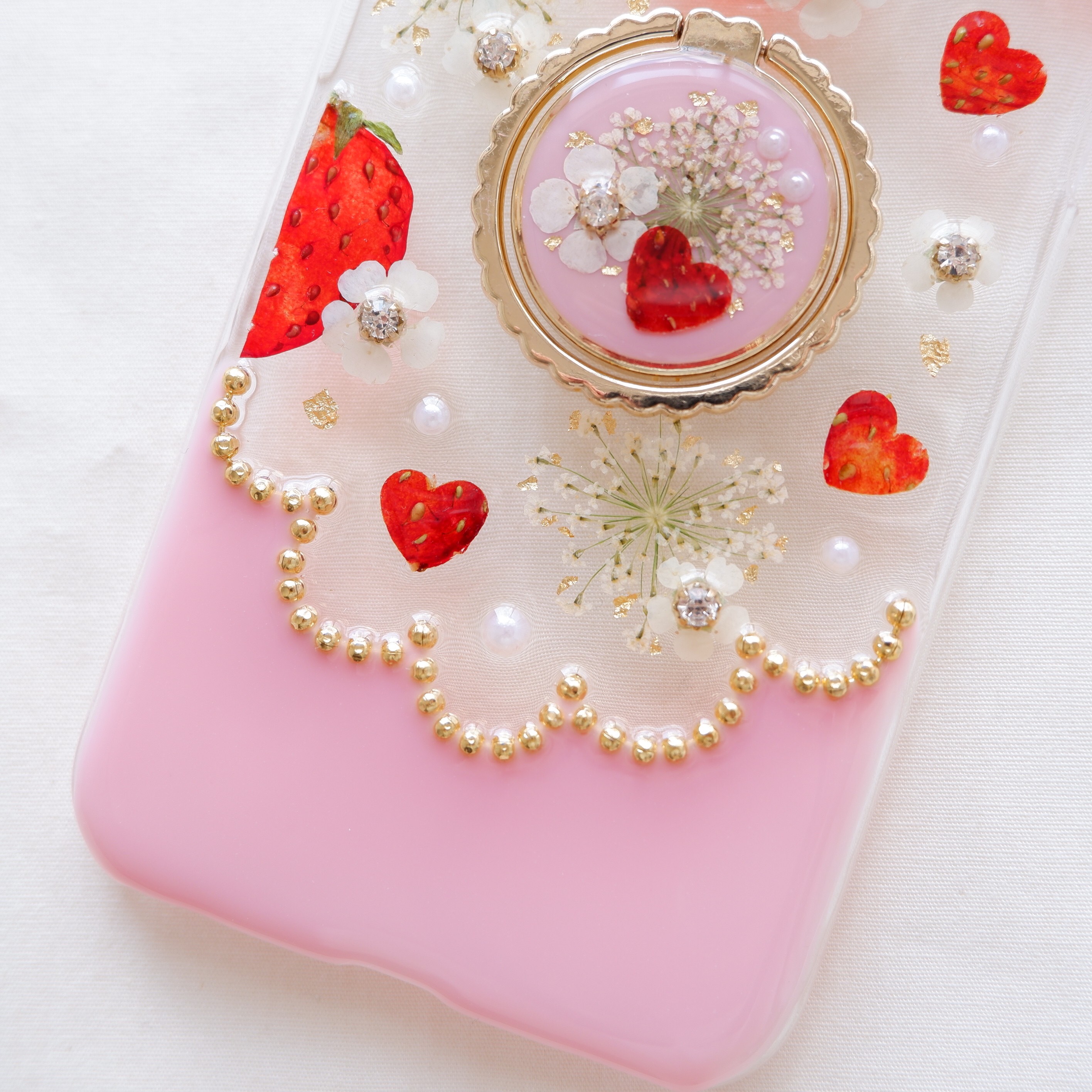 ❁スマホリング付き❁【全機種対応】本物いちごと小花のスカラップ❁.*･ﾟスマホケース  ストロベリーピンク