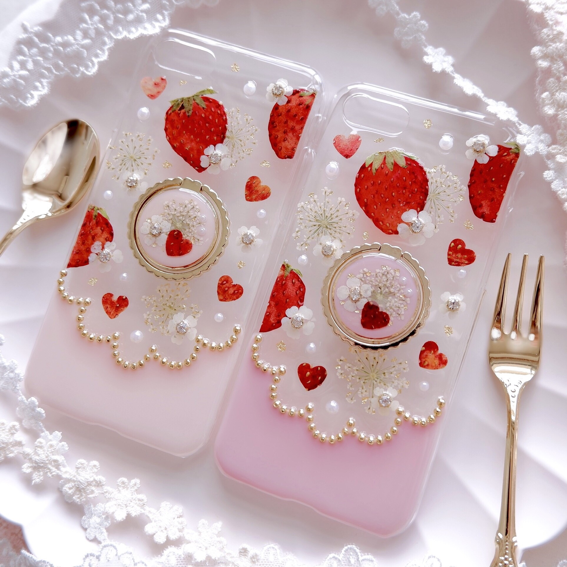 ❁スマホリング付き❁【全機種対応】本物いちごと小花のスカラップ❁.*･ﾟスマホケース  ストロベリーピンク