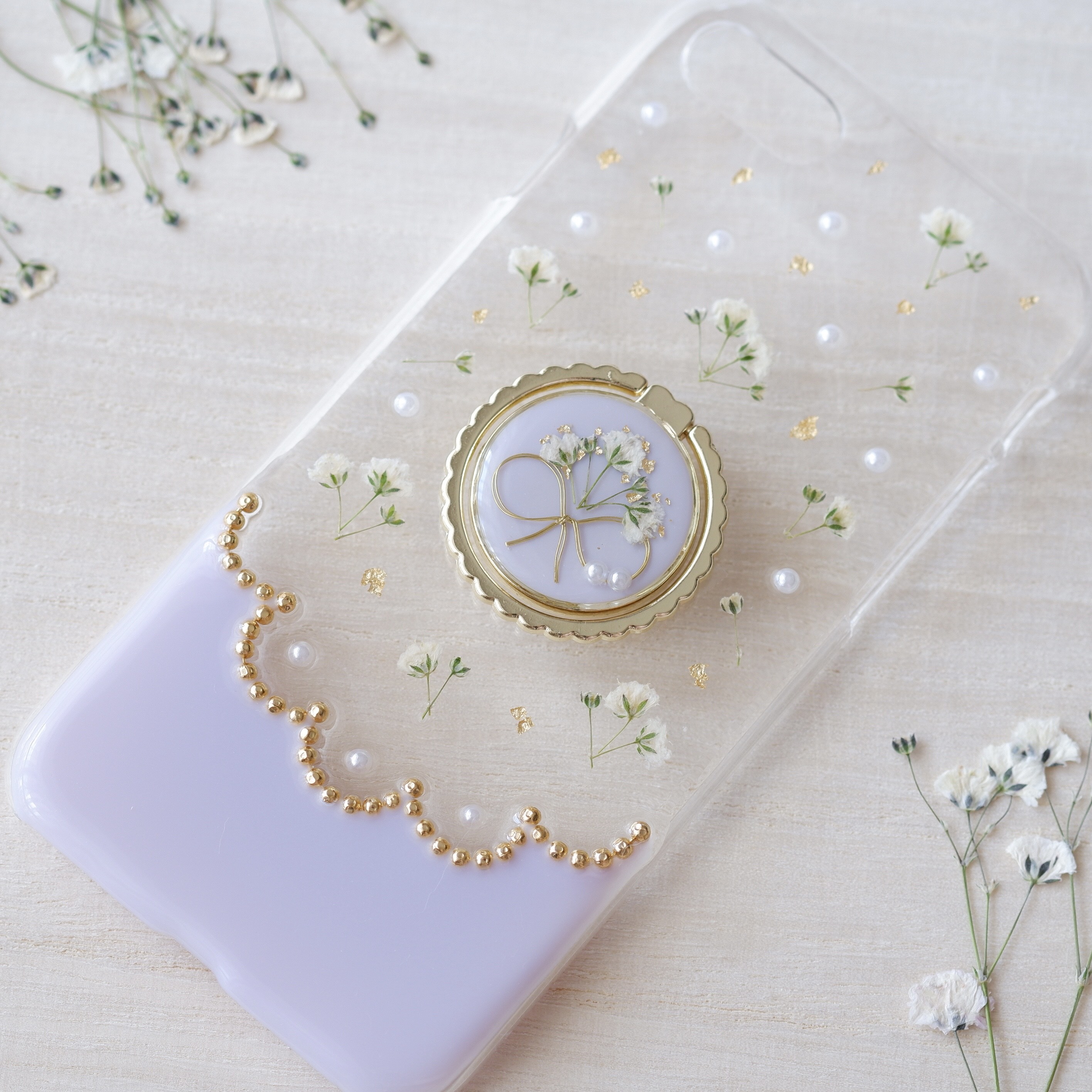 ❁スマホリング付き❁【全機種対応】かすみ草ブーケのスカラップ❁.*･ﾟスマホケース