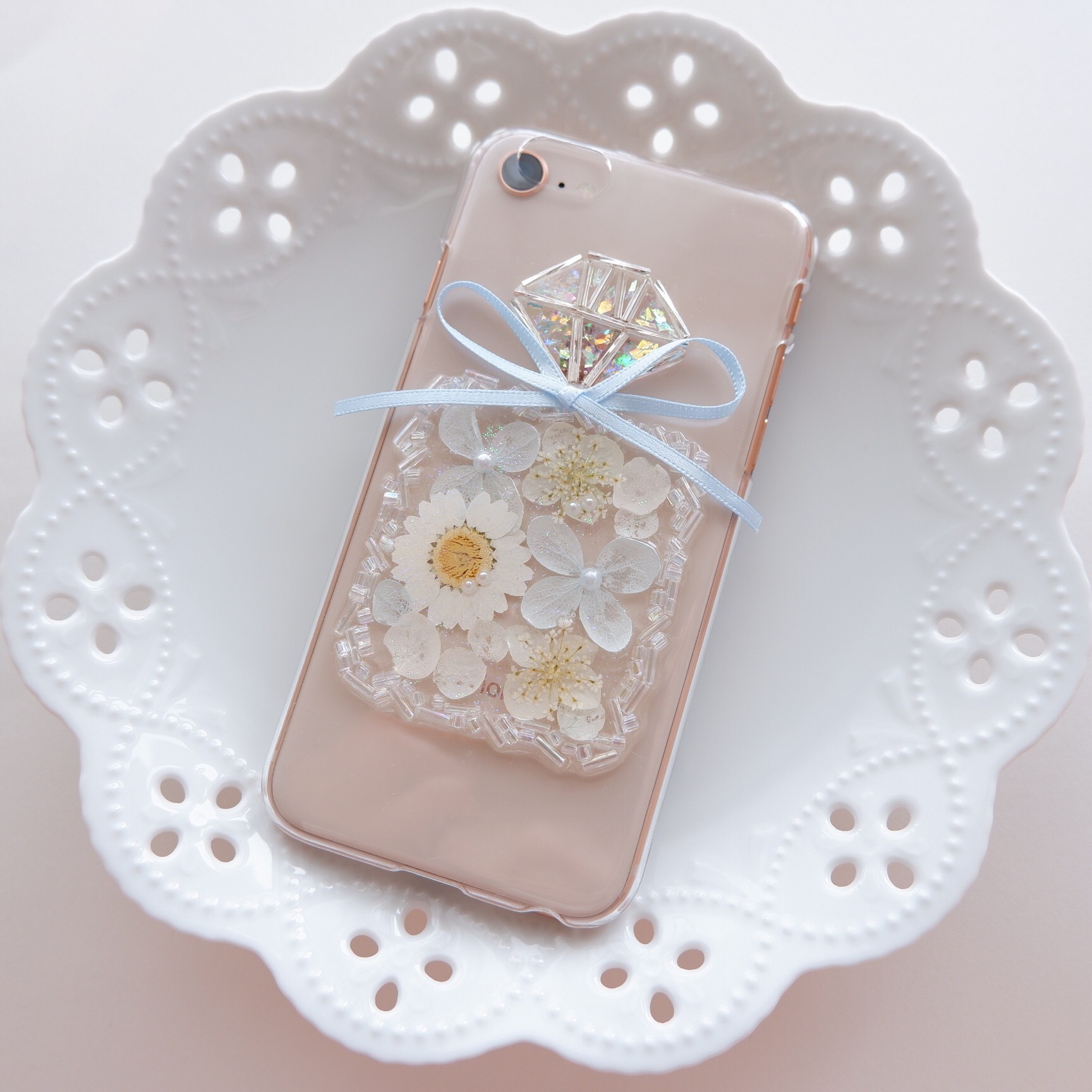 お花の詰まった香水瓶❁.*･ﾟライトブルー スマホケース【iPhone専用ページ】