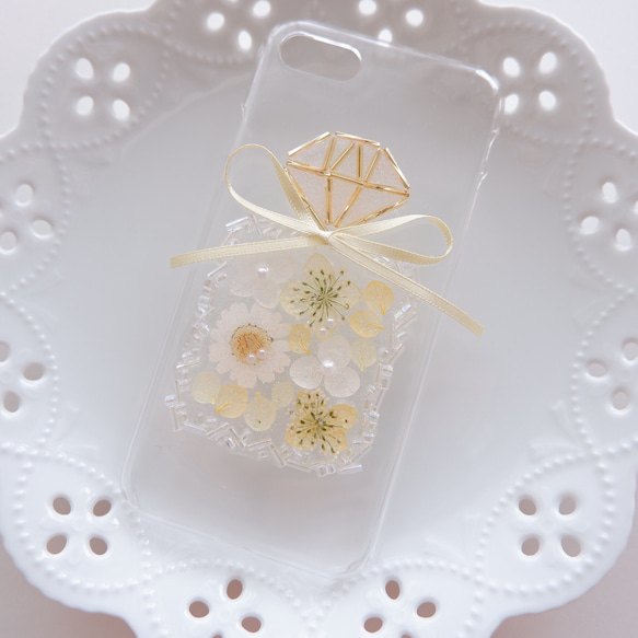 お花の詰まった香水瓶❁.*･ﾟレモンイエロー スマホケース【iPhone専用ページ】 2枚目の画像