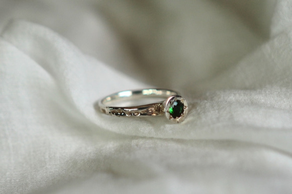 Green Tourmaline/ halo ring⭐︎グリーントルマリン御光留めリング 8枚目の画像