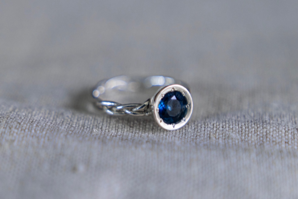 Braid ring ☆ ロンドンブルートパーズの三つ編みリング