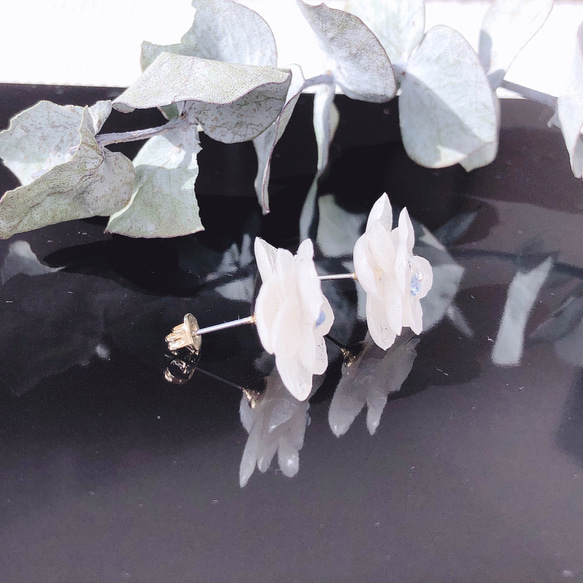紫陽花のブーケ ピアス(イヤリング) ✳︎White✳︎ 2枚目の画像