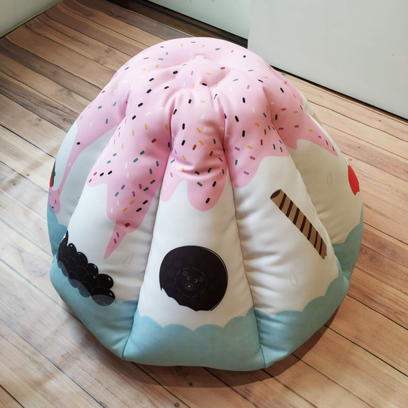 寵物寢具-暖屋系列(中)-草莓剉冰/替換式床墊 第2張的照片