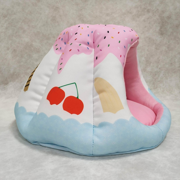 寵物寢具-暖屋系列(中)-草莓剉冰/替換式床墊 第3張的照片