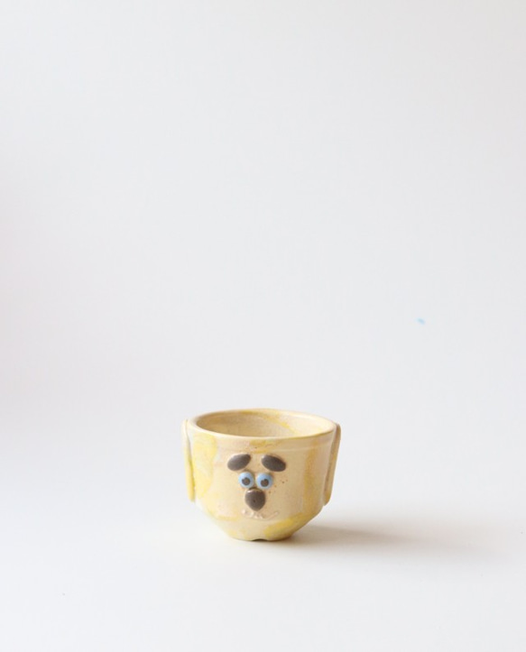 小さな植木鉢（猫みたいな犬） 1枚目の画像