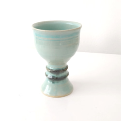 エメラルドグリーンの陶器のゴブレット 5枚目の画像