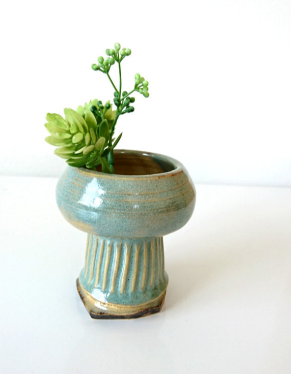 ささっと素敵に飾れるギリシャ神殿風小ぶりの花瓶※送料無料※ 7枚目の画像