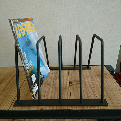 大人気定番商品 アイアン ブックスタンド シンプル オシャレ 曲げ 溶接 丸棒 本棚・本収納